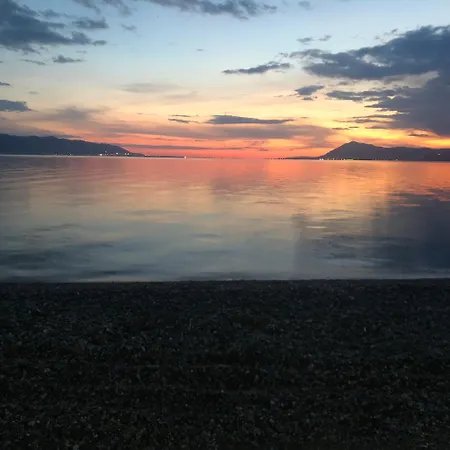 Skaloma Seafront Loulas House Nearby Nafpaktos Exterior foto