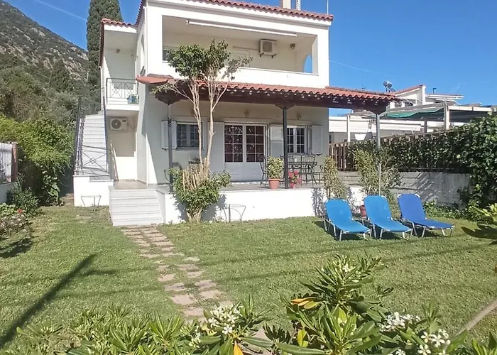 Skaloma Seafront Loulas House Nearby Nafpaktos