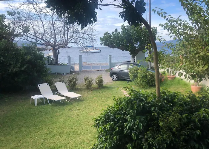 Skaloma Seafront Loulas House Nearby Nafpaktos
