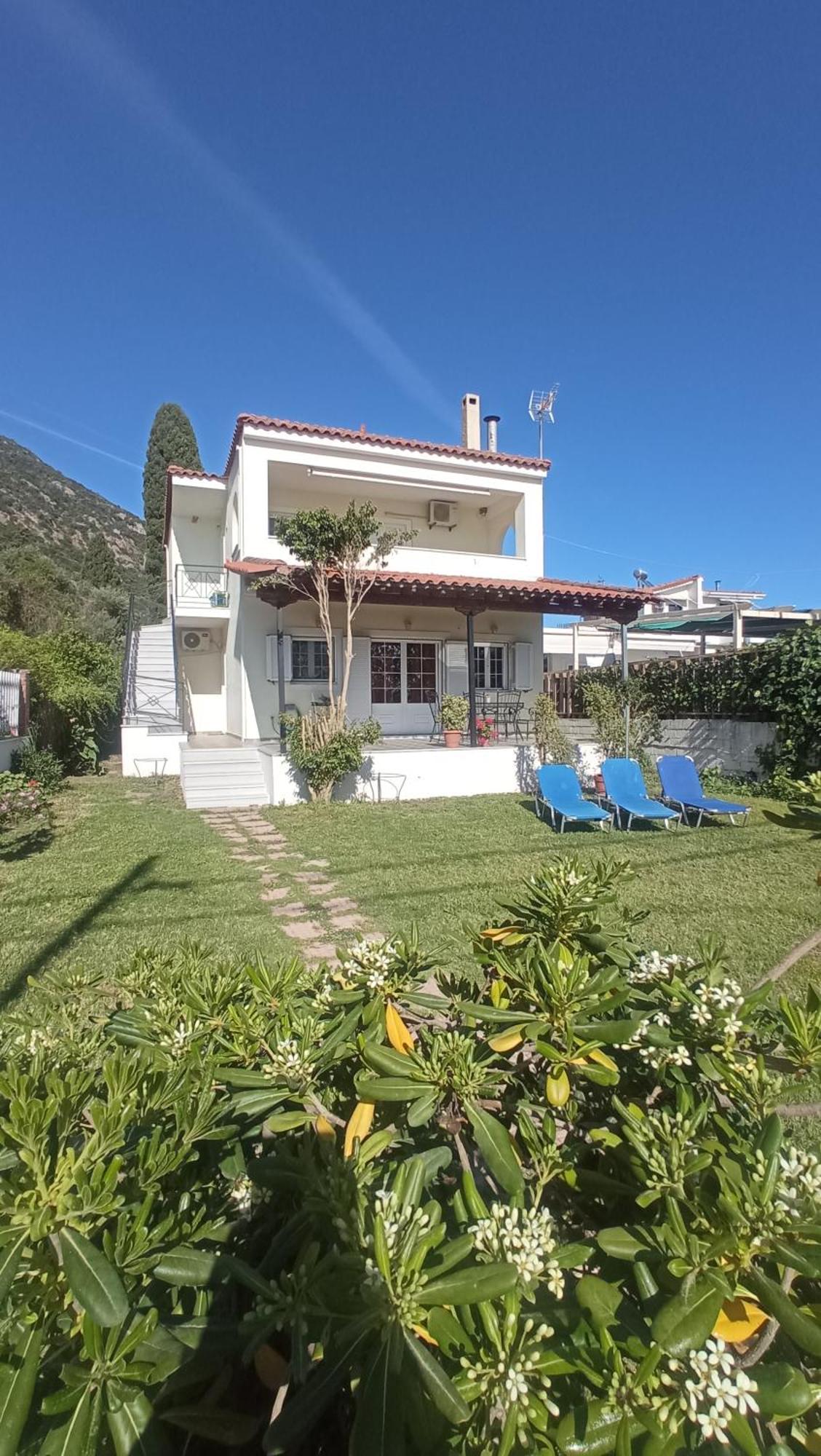 Seafront Loulas House Nearby Nafpaktos Skaloma