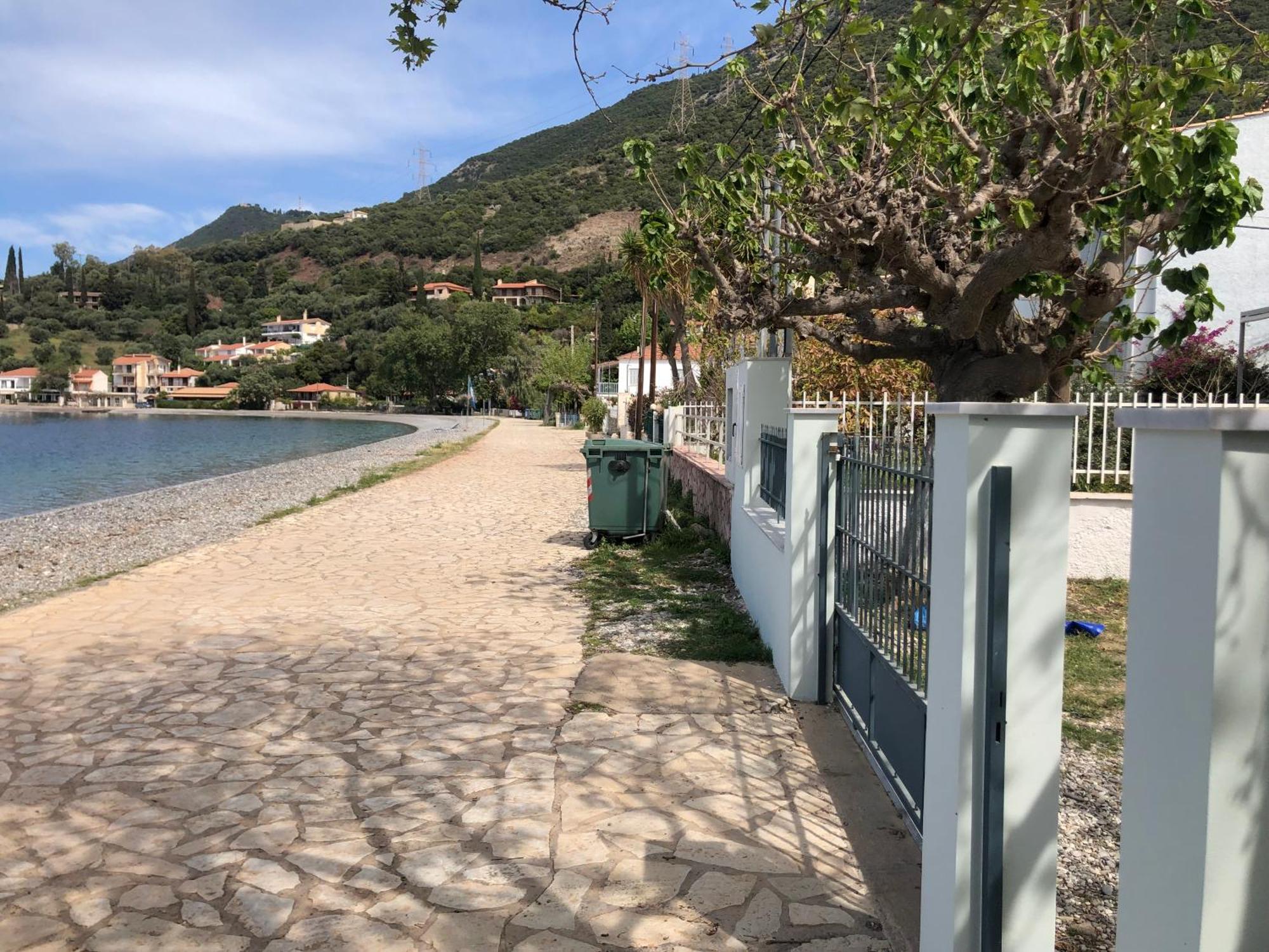 Seafront Loulas House Nearby Nafpaktos Skaloma
