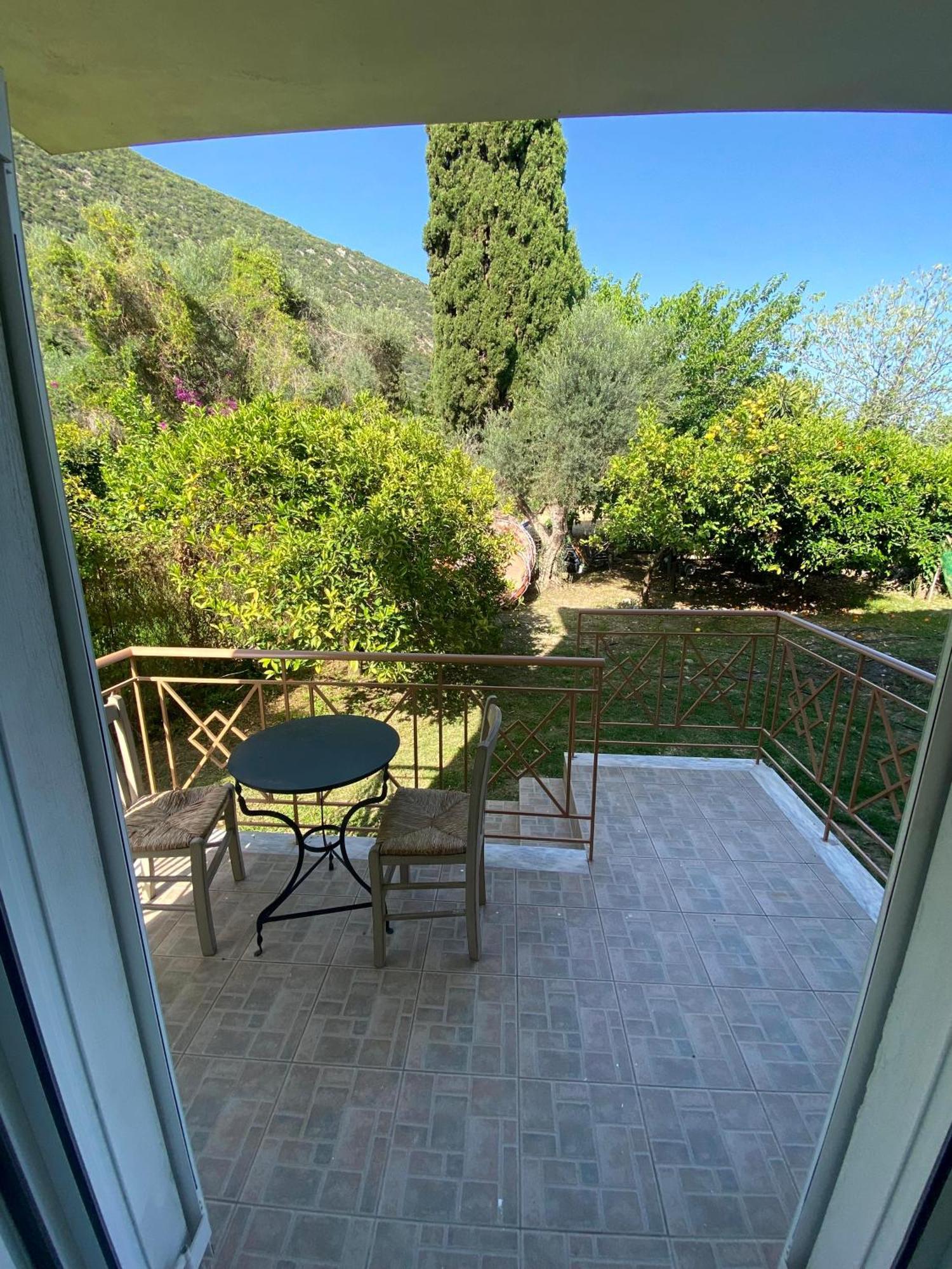 Seafront Loulas House Nearby Nafpaktos Ferienhaus *